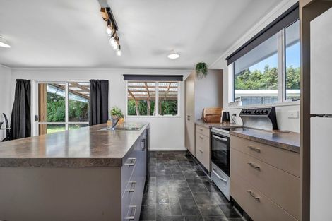 Photo of property in 8 Shaldon Crescent, Blagdon, New Plymouth, 4310