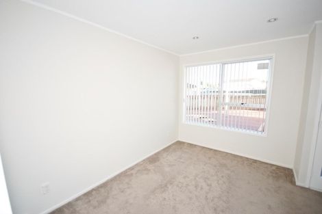 Photo of property in 16 Nan Place, Pakuranga Heights, Auckland, 2010