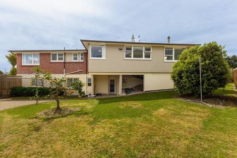 Photo of property in 16 Utauta Street, Waikanae, 5036