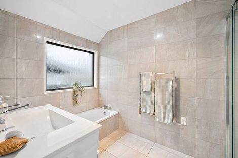 Photo of property in 4 Cullahill Street, Harewood, Christchurch, 8051