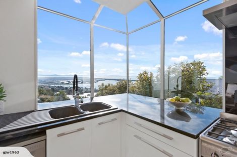 Photo of property in 214b Mount Pleasant Road, Mount Pleasant, Christchurch, 8081