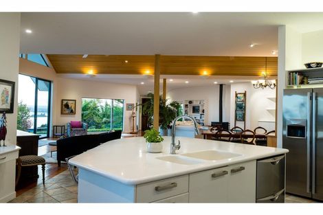 Photo of property in 2 Doves Bay Road, Kerikeri, 0294