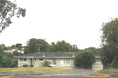 Photo of property in 1/8 Heather Place, Sunnynook, Auckland, 0620