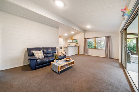 Photo of property in 106 Cambridge Terrace, Fairfield, Lower Hutt, 5011