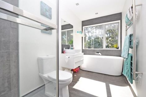 Photo of property in 585 South Titirangi Road, Titirangi, Auckland, 0604