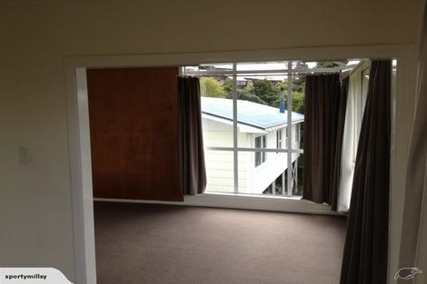 Photo of property in 89 Ruskin Road, Newlands, Wellington, 6037