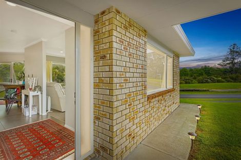 Photo of property in 1 Fleetwood Drive, Henderson, Auckland, 0612