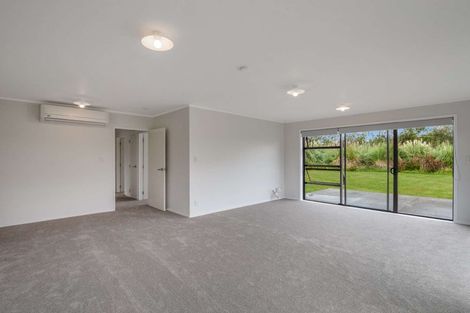 Photo of property in 19 Aitkenhead Court, Parakai, 0830
