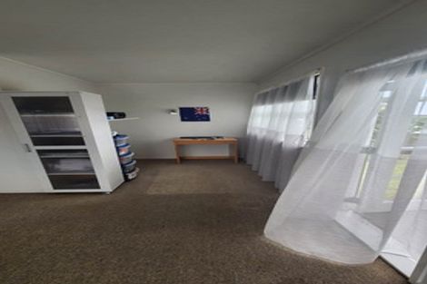 Photo of property in 17 Hewlett Road, Massey, Auckland, 0614