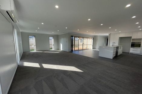 Photo of property in 35 Riverglade Parkway, Te Atatu South, Auckland, 0610