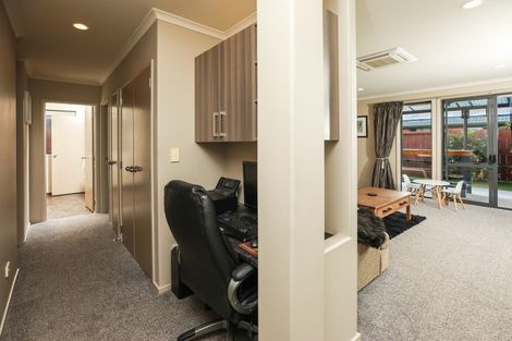 Photo of property in 5 Nobleman Place, Hamilton East, Hamilton, 3216