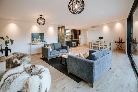 Photo of property in 13 Fern Burn Close, Wanaka, 9305