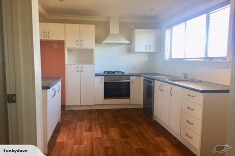 Photo of property in 44 Rimu Street, New Lynn, Auckland, 0600