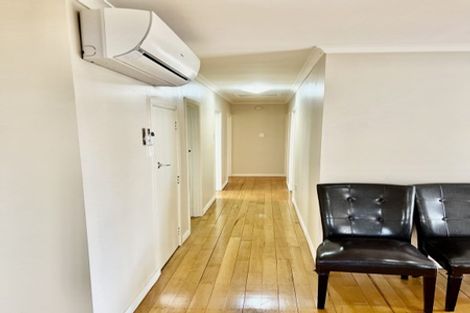 Photo of property in 8 Border Road, Henderson, Auckland, 0612