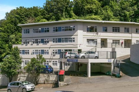 Photo of property in Parkland Flats, 17/51 Adams Terrace, Kelburn, Wellington, 6021