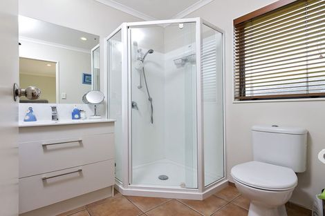 Photo of property in 7 Nad Place, East Tamaki Heights, Auckland, 2016