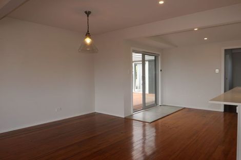 Photo of property in 11 Kotare Street, Waikanae, 5036