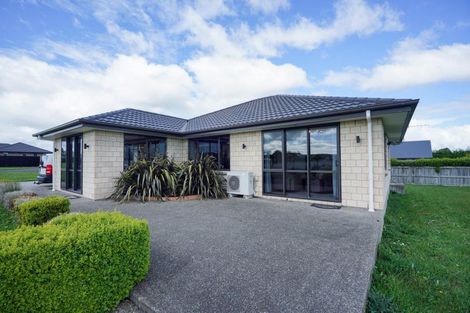Photo of property in 28 Majestic Chance, Seaward Bush, Invercargill, 9812