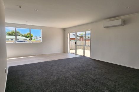 Photo of property in 2/14 Trentham Road, Takanini, Papakura, 2112