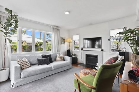 Photo of property in 8 Copley Street, New Lynn, Auckland, 0600