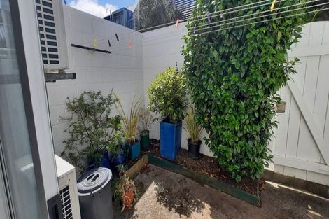 Photo of property in Paddington Apartments, 15u5 Mckinley Crescent, Brooklyn, Wellington, 6021