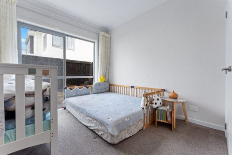 Photo of property in 33 Kanuka Road, Hobsonville, Auckland, 0616