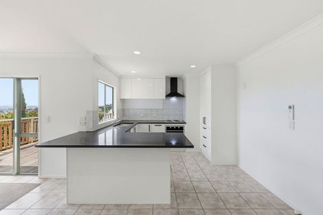 Photo of property in 17a Cherry Tree Place, Massey, Auckland, 0614