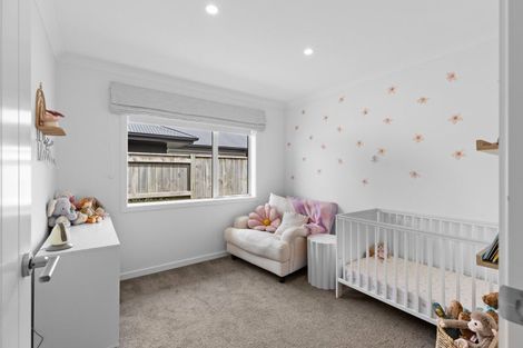 Photo of property in 31 Freedom Drive, Kelvin Grove, Palmerston North, 4414