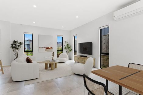 Photo of property in 28 Port Way, Rosehill, 2113
