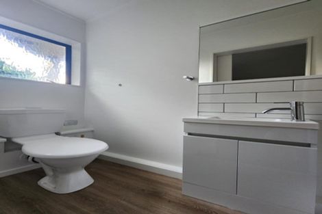 Photo of property in 18 Arden Place, Oakura, 4314