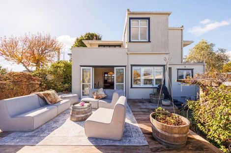 Photo of property in 70 Heretaunga Street, Palmerston North, 4414