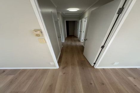 Photo of property in 81 Kemp Road, Massey, Auckland, 0614