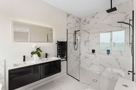 Photo of property in 5 Taranui Way, Paraparaumu Beach, Paraparaumu, 5032