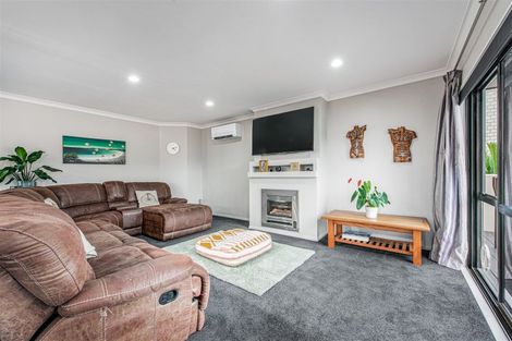 Photo of property in 86 San Valentino Drive, Henderson, Auckland, 0612