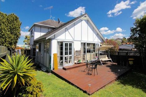 Photo of property in 2/10 Centorian Drive, Windsor Park, Auckland, 0632