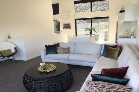 Photo of property in 17 Highlands Close, Queenstown, 9300