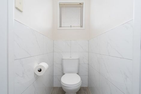Photo of property in 17 Fitzwater Place, Henderson, Auckland, 0612