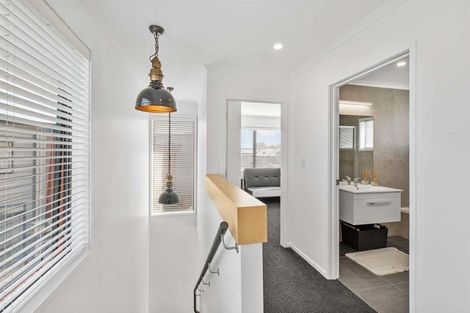 Photo of property in 1 Fermi Lane, Papakura, 2110