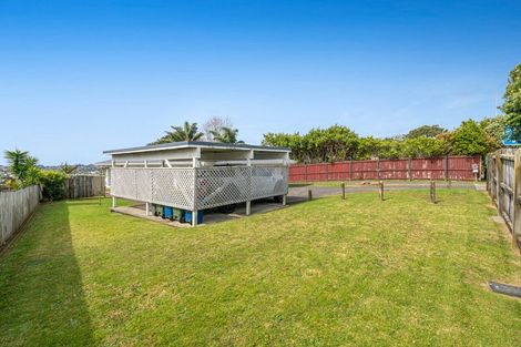 Photo of property in 1/587 Glenfield Road, Totara Vale, Auckland, 0629