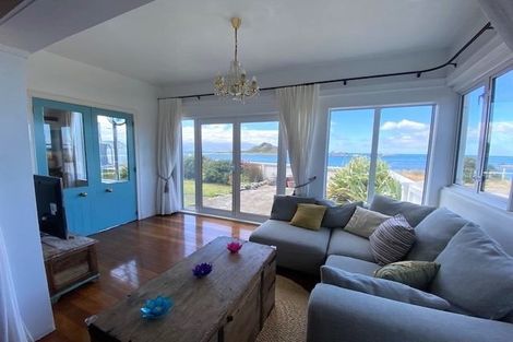 Photo of property in 336 The Esplanade, Island Bay, Wellington, 6023