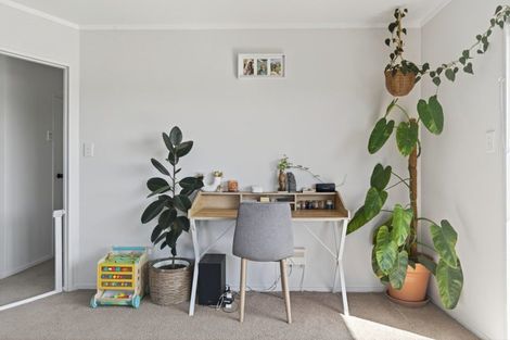 Photo of property in 6a Te Arawa Place, Welcome Bay, Tauranga, 3112