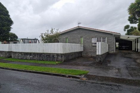 Photo of property in 72 Manu Crescent, Upper Vogeltown, New Plymouth, 4310
