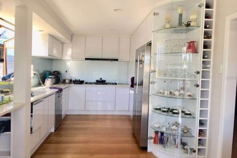 Photo of property in 12 Kereru Street, Henderson, Auckland, 0612