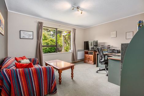 Photo of property in 104 Airlie Road, Plimmerton, Porirua, 5026
