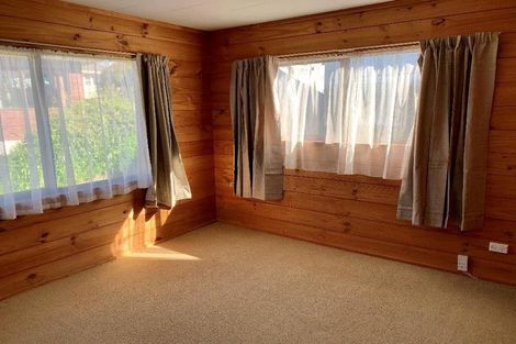 Photo of property in 1/11 Park Road, Glenfield, Auckland, 0629
