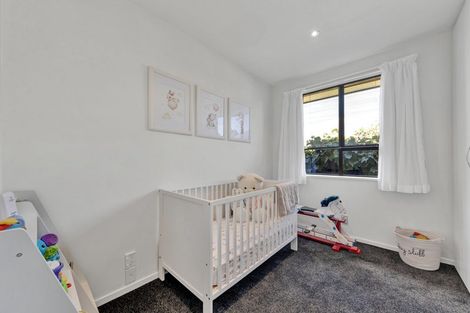 Photo of property in 14 Creese Place, Redwood, Christchurch, 8051