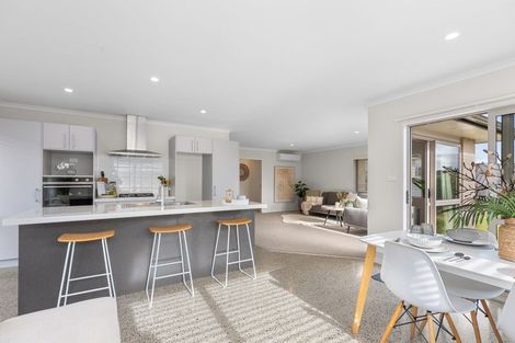 Photo of property in 14 Rochfort Crescent, Pyes Pa, Tauranga, 3112