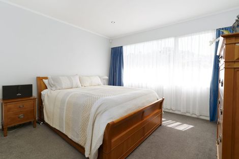 Photo of property in 48 Churton Drive, Churton Park, Wellington, 6037