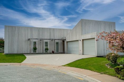 Photo of property in 14 Sunrise Bay Drive, Wanaka, 9305