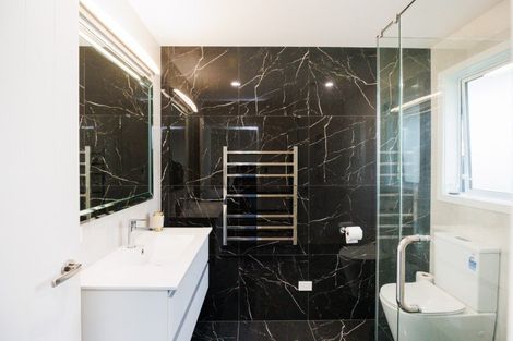 Photo of property in 9 Ivy Lane, Kelvin Grove, Palmerston North, 4414